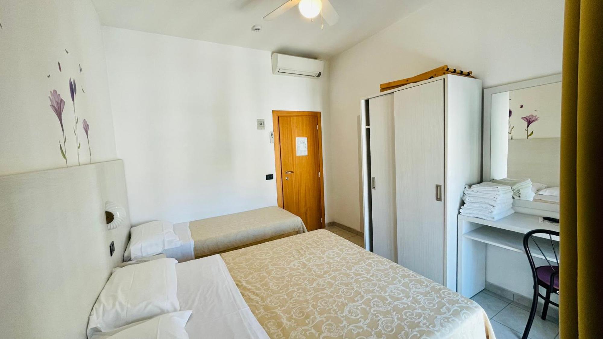Dependance Hotel Marina Riccione Eksteriør billede